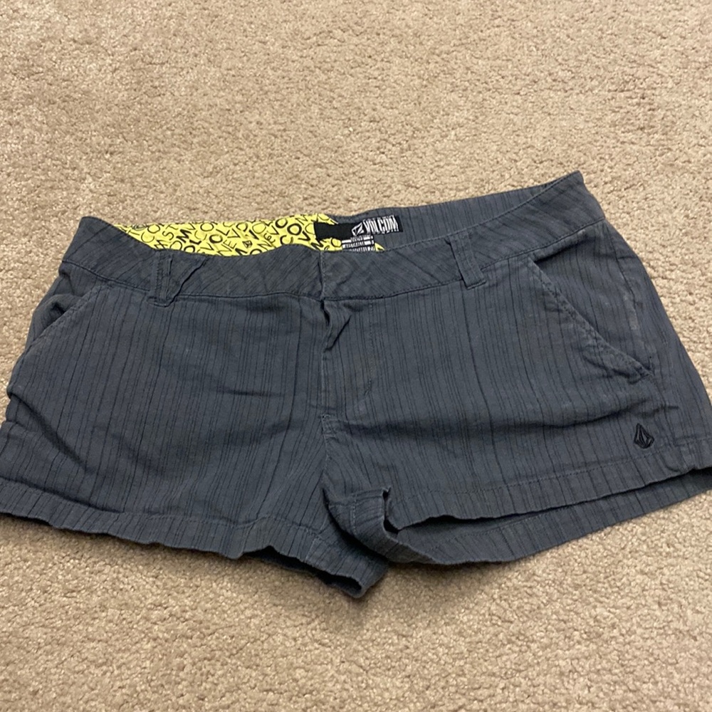 Volcom shorts